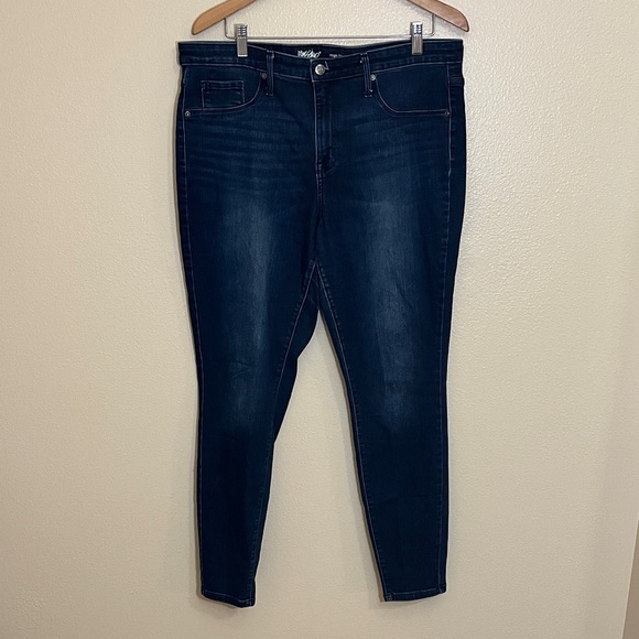 Mossimo Supply Co. Denim - Mossimo High Rise Jegging Blue Jeans